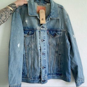 BNWT Levi’s Vintage Fit Trucker Denim Jacket